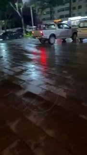 #网友投稿：刚刚，金三角特内“闽福酒店”被治安局冲了，缴了几瓶老挝茶还有一些电脑，没抓到人，看样子没啥大事，日常检查Du品。