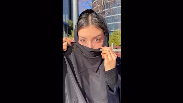 Hijab on, eyes locked… I’m your dream movie date tonight